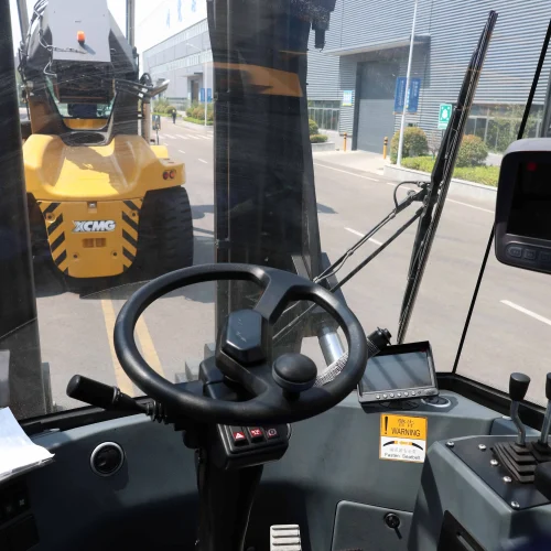 xe nang dau 25 tan 4