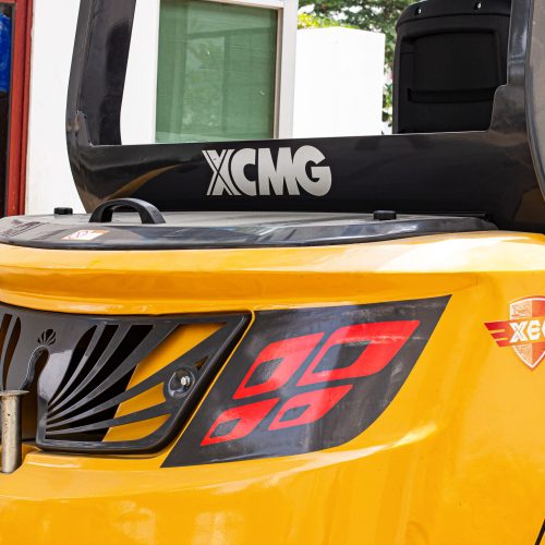 Đuôi xe nâng điện ngồi lái 5 tấn